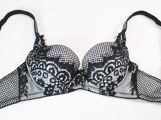【Chasney Beauty】【チェスニービューティー】《GIGI》3112/151 　ウェイクアップブラ 　ブラック／ホワイト 